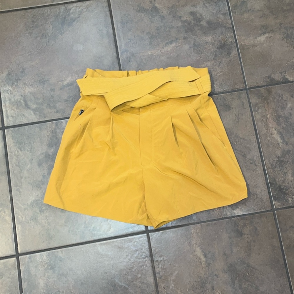 Athleta skyline short size 4!
